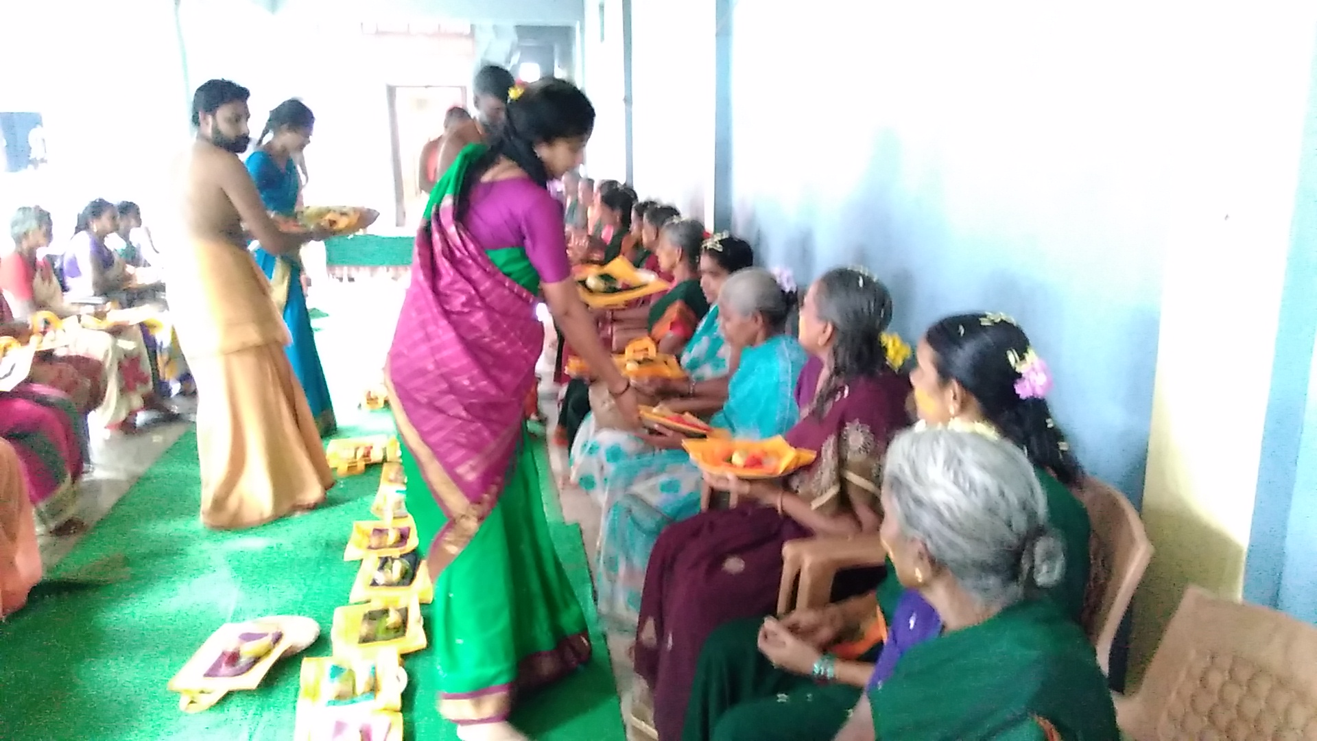 108 சுமங்கலிகள் பங்கேற்கும் சுமங்கலி பூஜை
